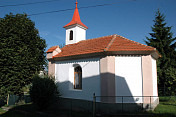 Kaplička na návsi